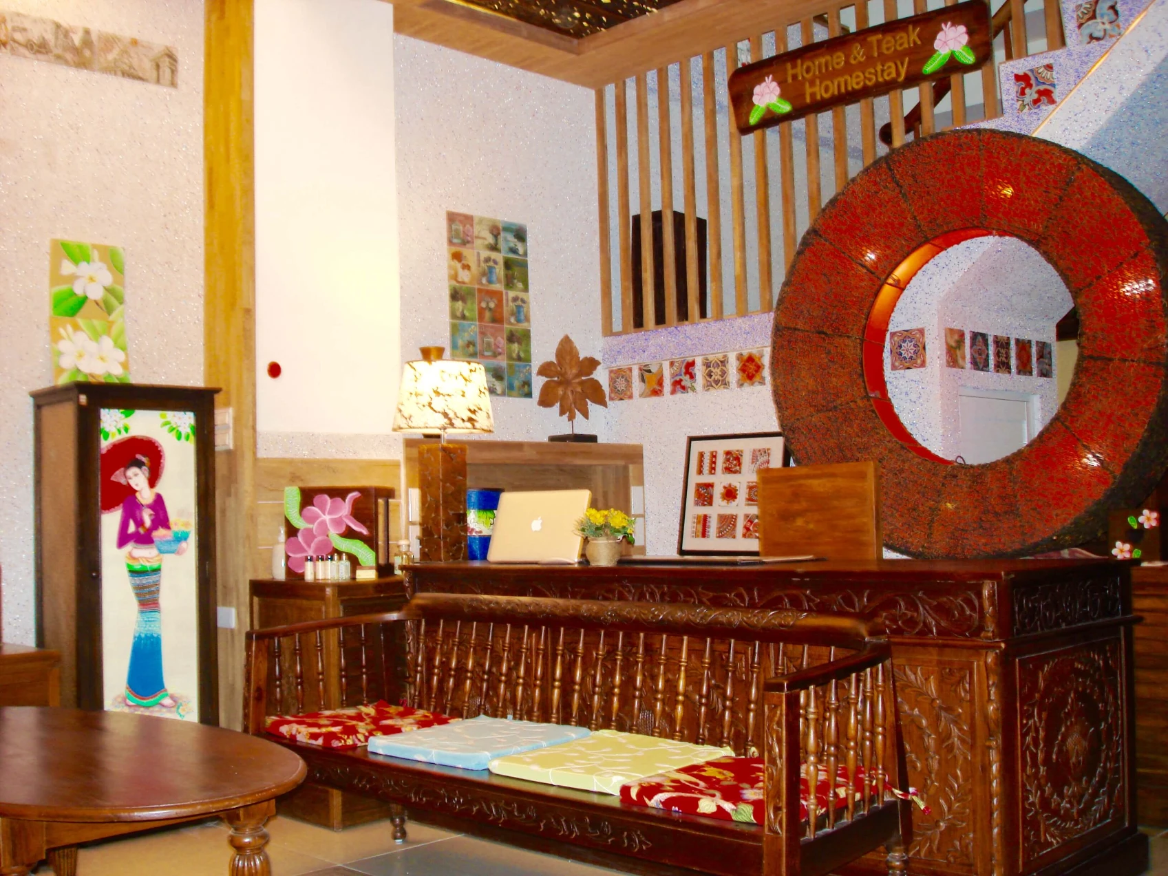 金門老柚木民宿 質感花磚與南洋風美景藝廊 3：質感手工柚木家具與復刻花磚空間